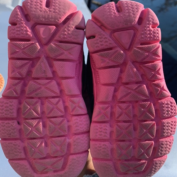 Used toddler girls nikes, good condition! - Picture 5 of 6